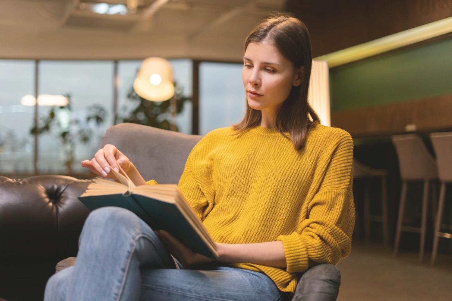 Entrepreneurs travaillant sur leur projet de création d'entreprise